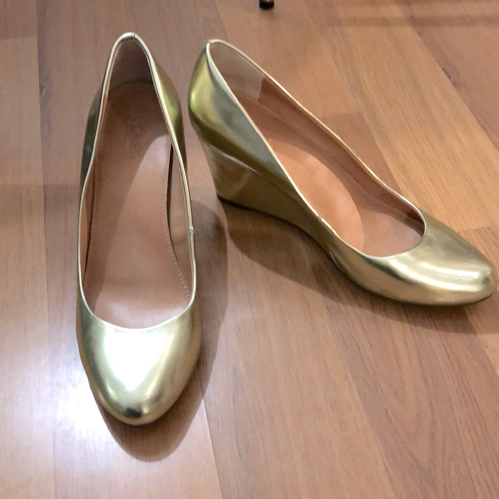 J Crew - gold wedges - sz 9